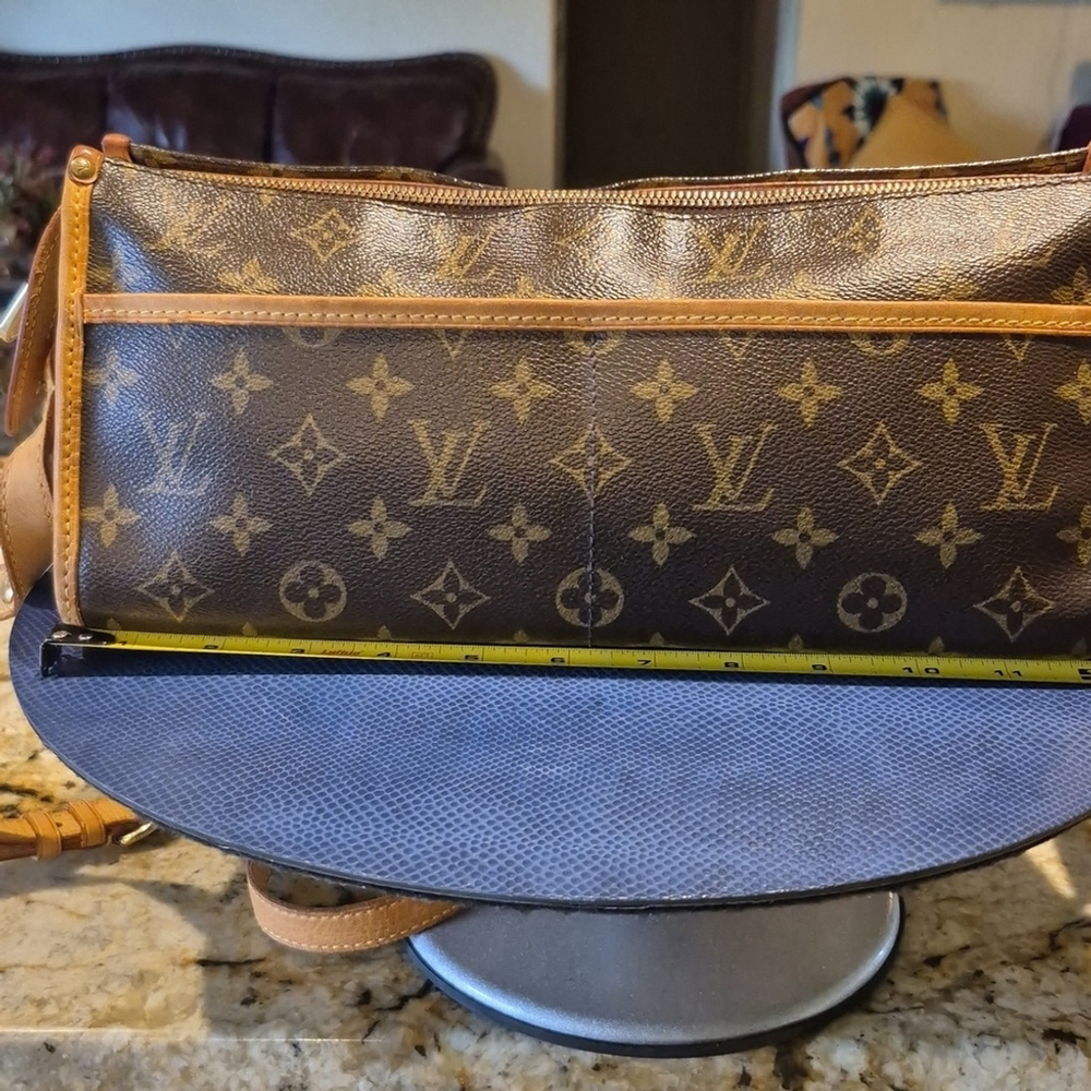 LouisVuittonPopincourt 22" Adj. CrossbodyStrap,(retired.(#1710).L12"×H.5.5"×W.5" - Picture 7 of 16